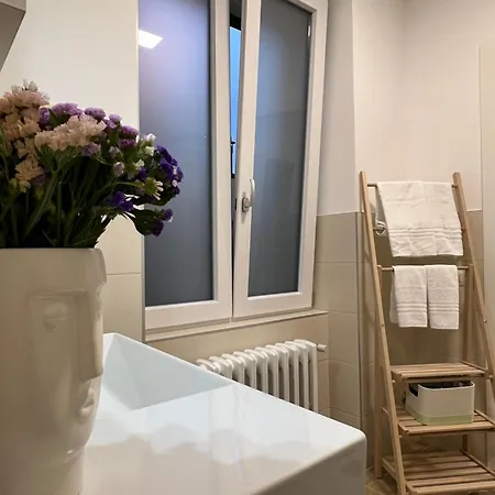Central Apartment *
